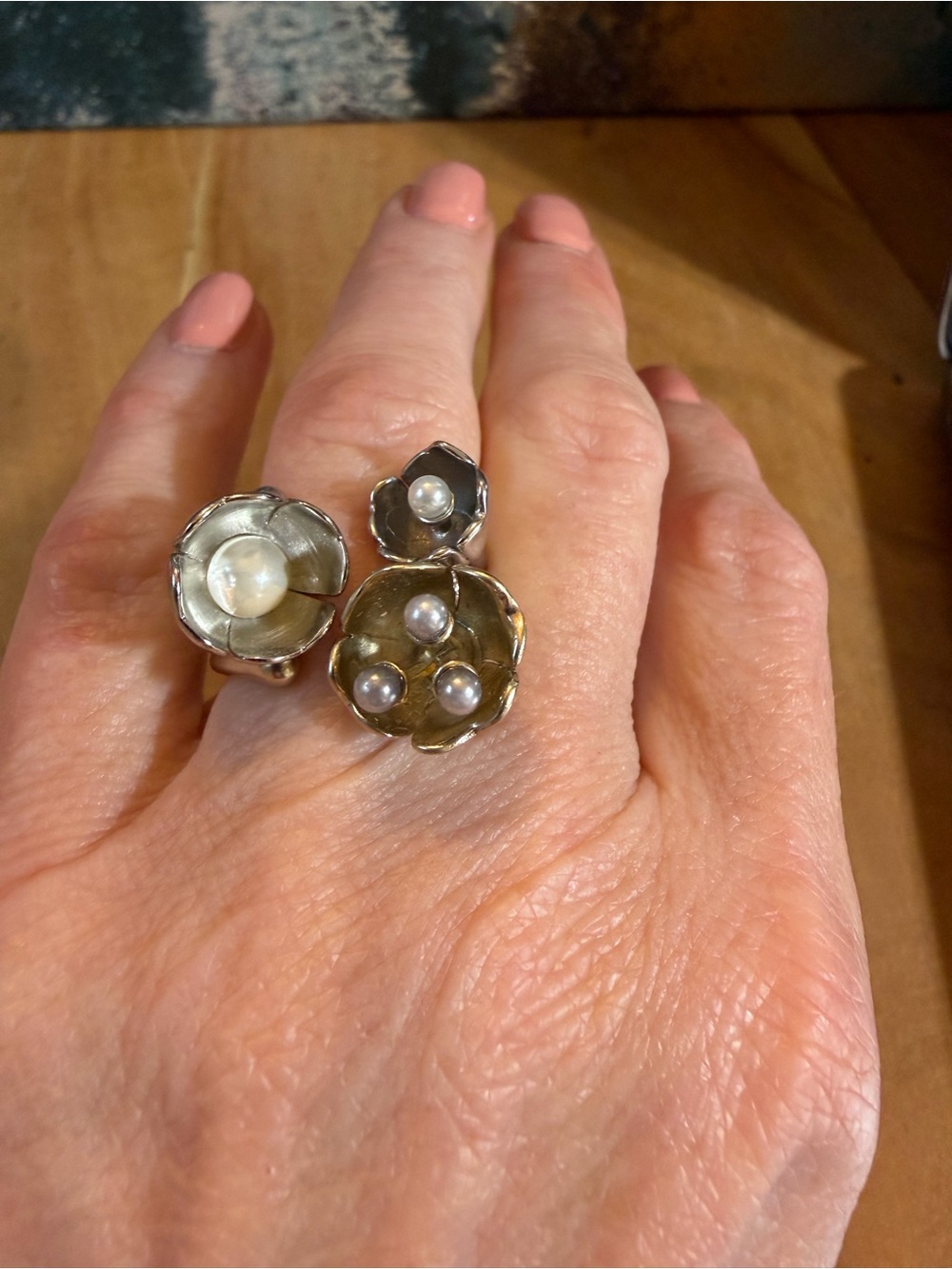 Coach 2010s Feminine Classic Tea Rose Pearl Stackable Ring Set Size 7 VGUC
